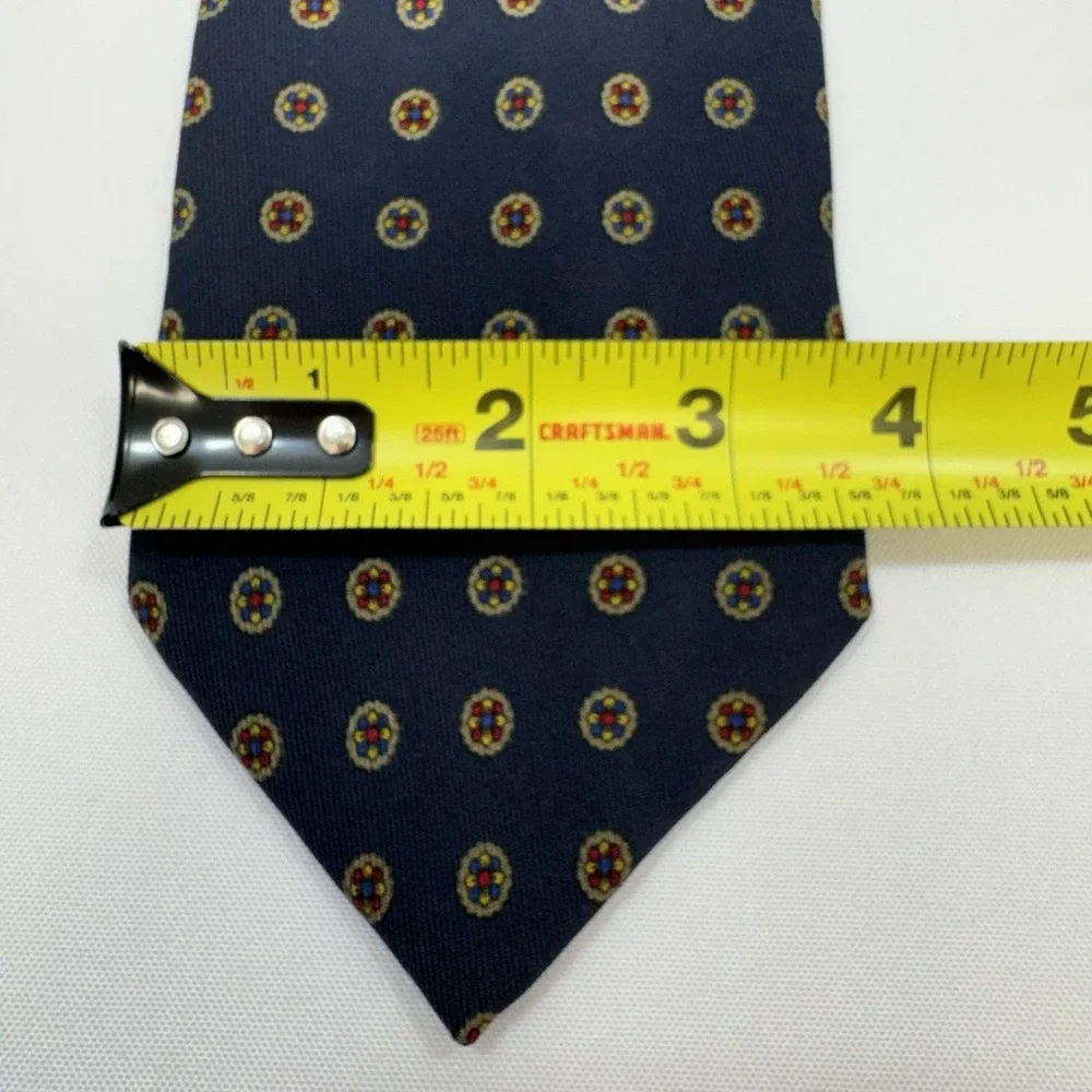 Ermenegildo Zegna 100% Silk Tie Medallion Floral Rosette Navy Blue Made in Italy